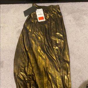 Gold skirt new with tag